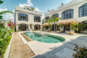 Coco Residential Living 1BR Luxurious Apartment A8